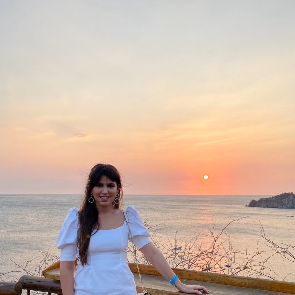 Meet your Posher, Claudia